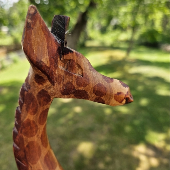 Handcarved Woodv Giraffe 12.25" - Picture 4 of 9